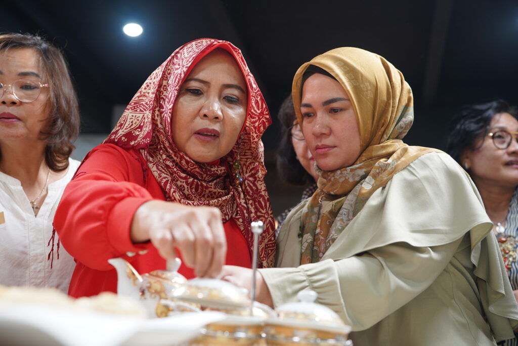 cooking class dengan eddy siswanto: membuat pempek